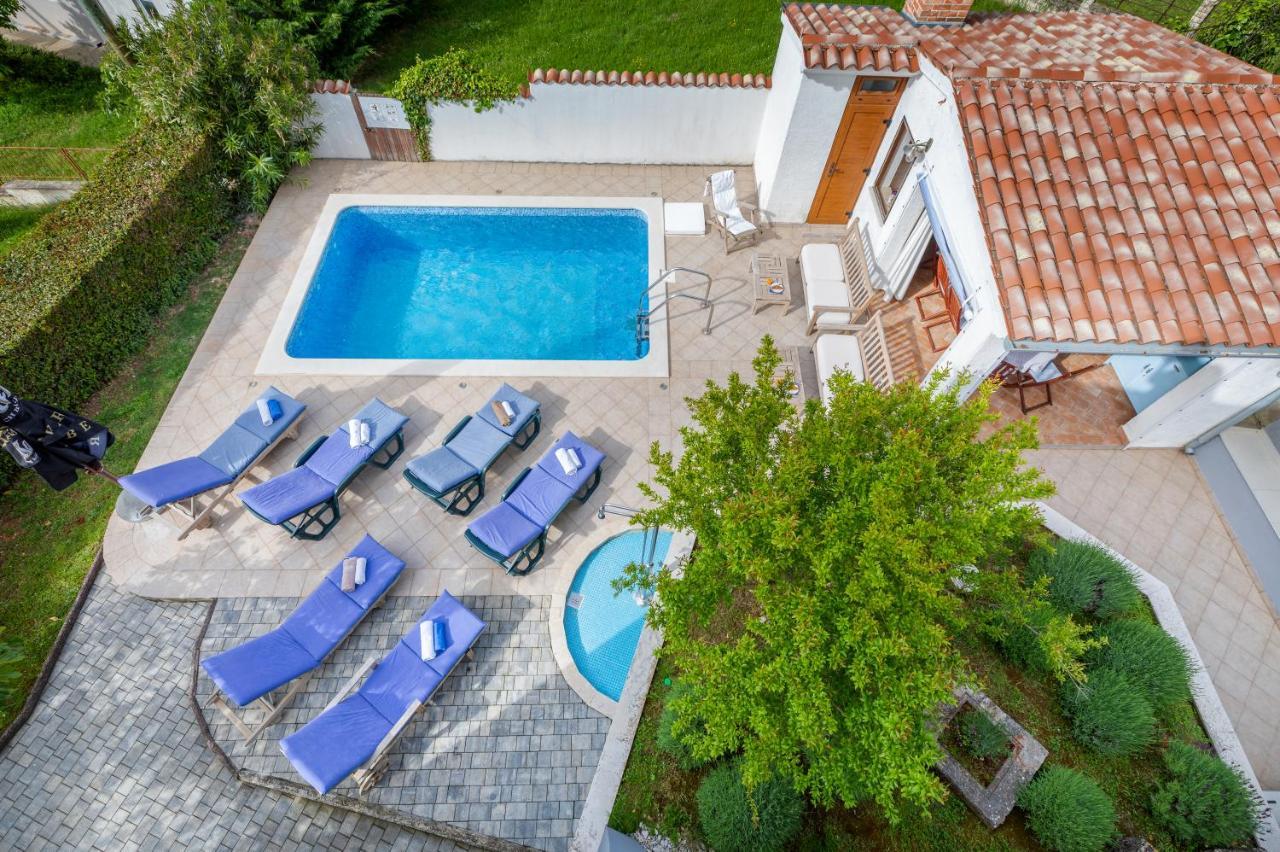 Nature & Sea Holiday Home With Pool Pula Extérieur photo